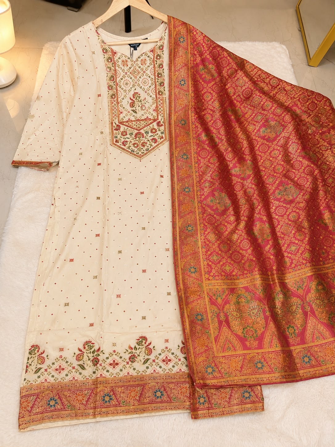 Mehfil Ivory 3-Piece Suit with Red Silk Dupatta - view 4